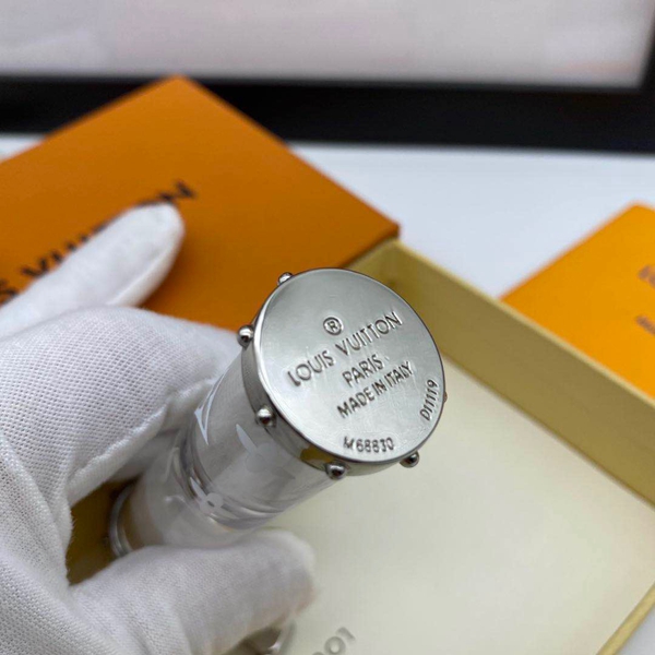 ブランドキーホルダー着用イメージ